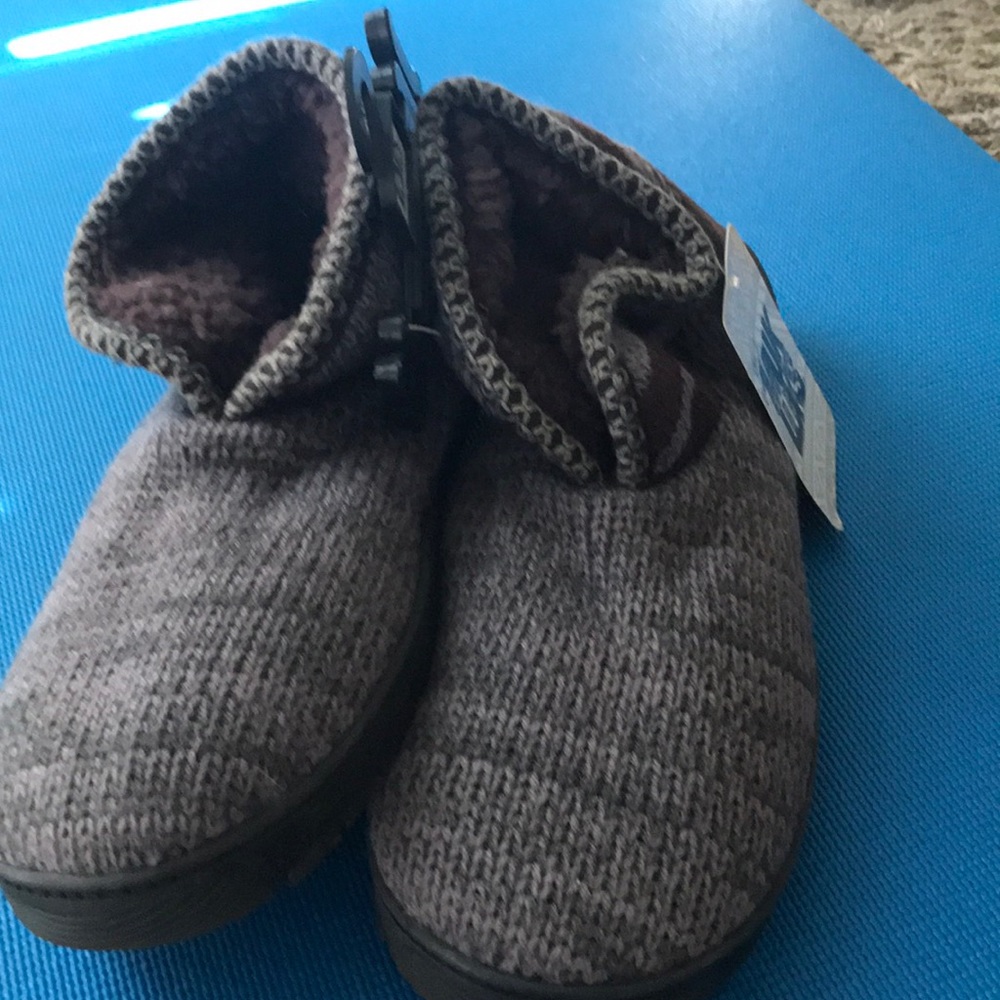 NWT woman’s muk Luks boot slippers